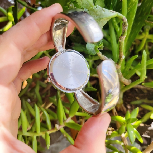 Classic Studio Quartz Watch - Picture 7 of 8